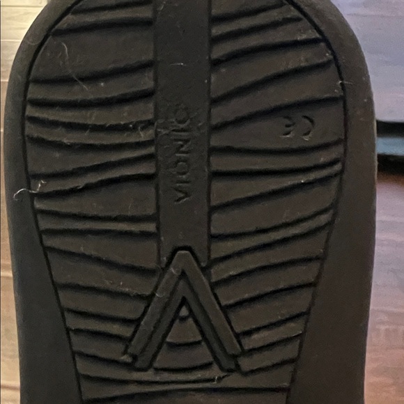 Vionic Black Recovery Sandals - Picture 7 of 8